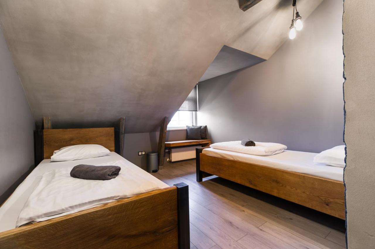 Wicked Weasel Hostel Riga Buitenkant foto